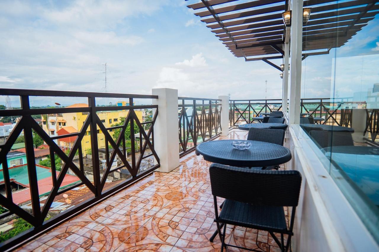 Reddoorz Plus @ Hotel Platinum Occidental Mindoro 산 호세 외부 사진